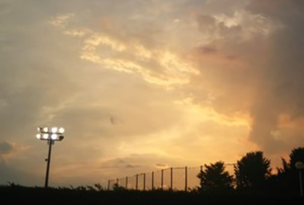 豪雨……うわっ………停電