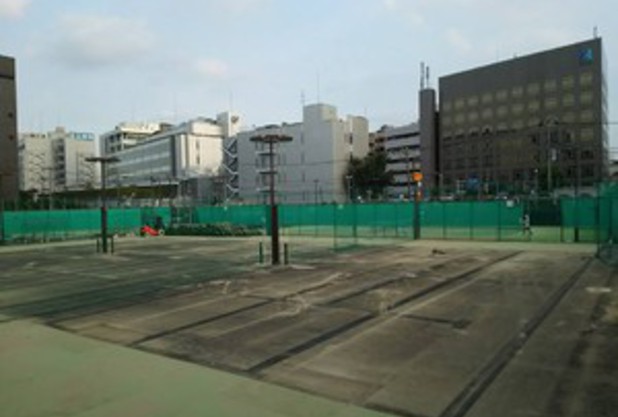 コート張替え中です！