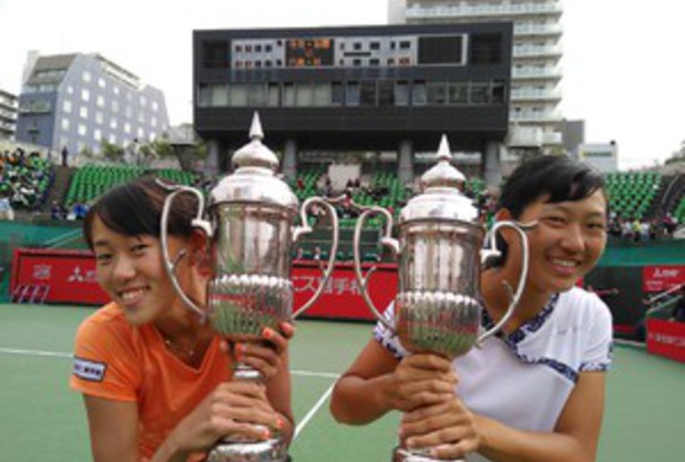 やったぜ！萌夏　　全日本女子ダブルス優勝！