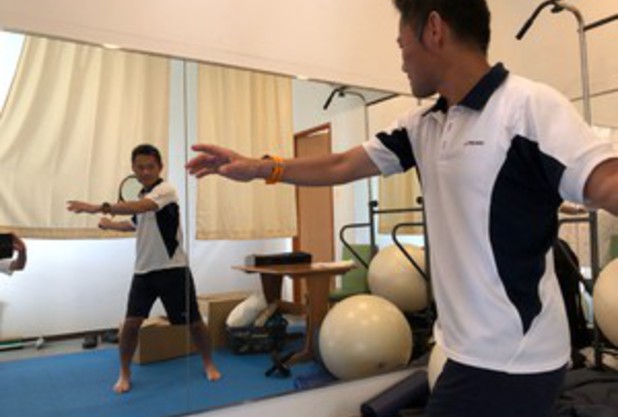 トレーニングルームの鏡