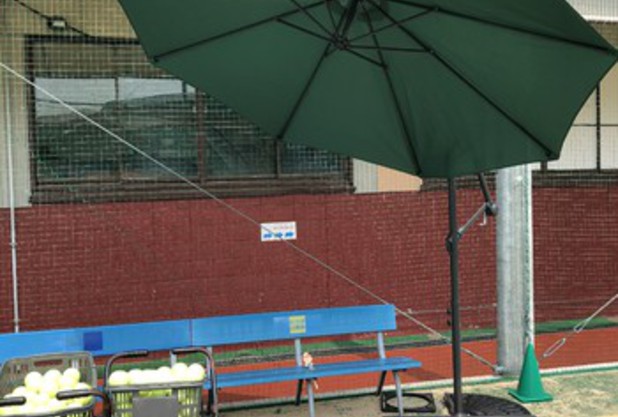 南国リゾートでテニスを！