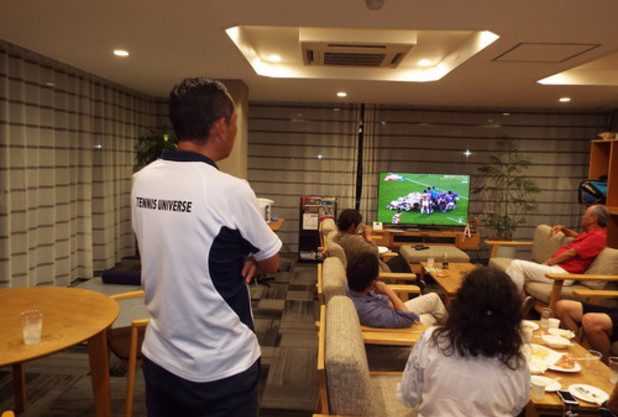 昭和の森テニス倶楽部　ワールドカップラグビー見ながらの懇親会