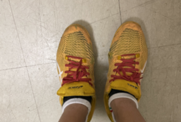 テニスシューズ