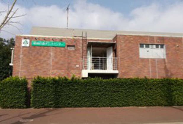 クラブハウスからコートの眺め・・・