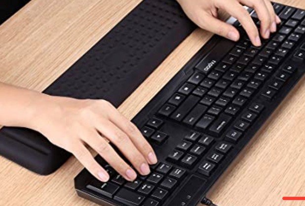 お仕事中もテニス肘対策を！！