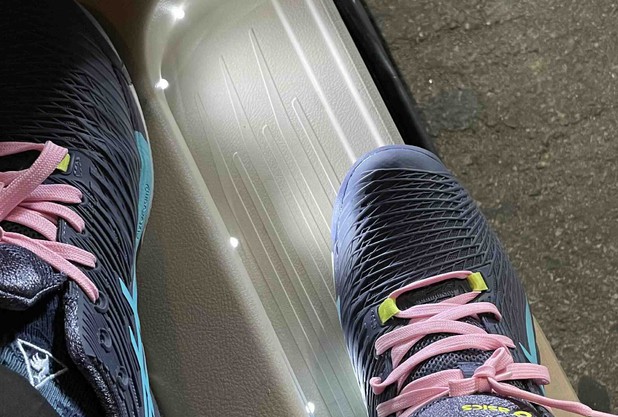 新しいシューズ