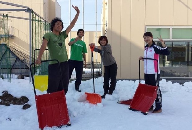 雪かきとテニス