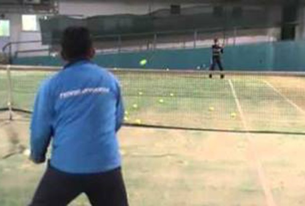 島田幸治ｺｰﾁの美原庭球塾のレッスン風景