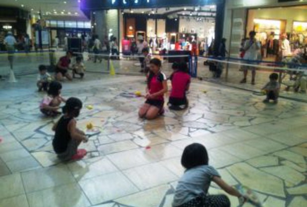 スポンジボールでテニス体験