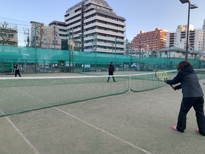 フロントスタッフもコーチに負けない ブログ 大正セントラルテニススクール新宿 テニススクール 関東 関西を中心にテニス 関連事業を展開する会社テニスユニバース