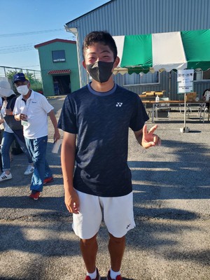 吉村　地味笑顔.jpg