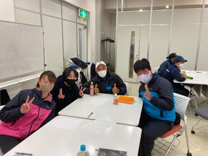 4人写真.jpg